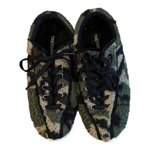 Tretorn® Nylite 18Plus Sneakers Camo Faux Shearling Size 8.5 EUC